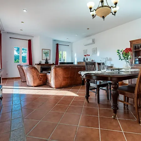 Casa En Entorno De Tranquilidad Villa