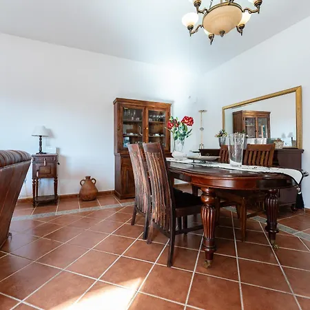 Casa En Entorno De Tranquilidad *